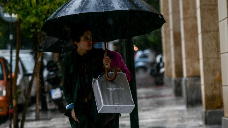 Καιρός 26/8/2021: Κρύο με συννεφιά και βροχές