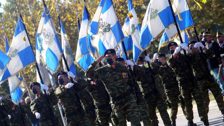 Επιβλητική η μεγάλη στρατιωτική παρέλαση στη Θεσσαλονίκη