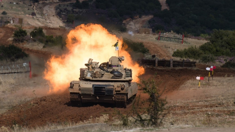 «Ολυμπιακή Συνεργασία» Ελλάδας-ΗΠΑ, φωτιά και ατσάλι από τα άρματα των δύο χωρών