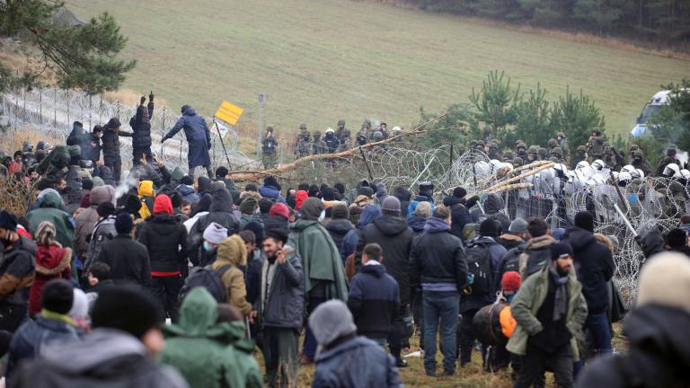 Η Πολωνία και η ΕΕ πρέπει να αντισταθούν στον εκβιασμό του Λουκασένκο