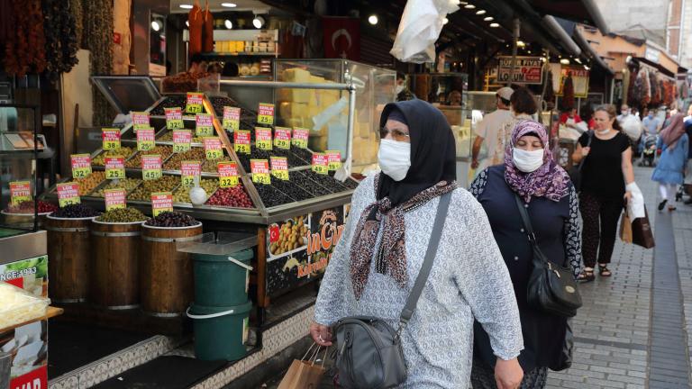 Ουρές για μια φρατζόλα ψωμί στην Τουρκία (ΒΙΝΤΕΟ) 