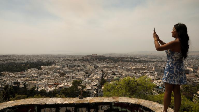 Συνεχίζεται η καλοκαιρία με θερμοκρασία έως 25 βαθμούς - Αυξημένες συγκεντρώσεις σκόνης