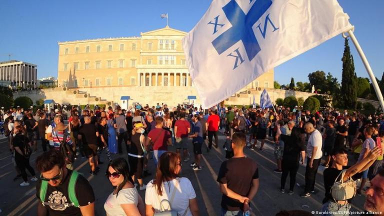 Σλ. Ζίζεκ: Οι εξαπατημένοι αντιεμβολιαστές στην Ελλάδα