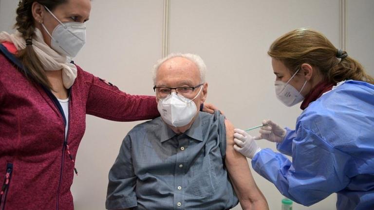 Το ξανασκέφτονται για υποχρεωτικό εμβολιασμό στη Γερμανία 