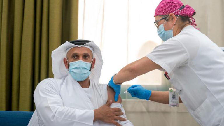 Ηνωμένα Αραβικά Εμιράτα: Το 100% του πληθυσμού έχει λάβει τουλάχιστον μία δόση εμβολίου