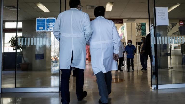 Ξεκινά η επιστράτευση ιδιωτών γιατρών – Δημοσιεύτηκε το ΦΕΚ η απόφαση