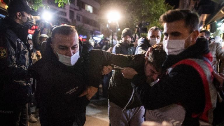 Δεύτερη μέρα διαδηλώσεων κατά της ακρίβειας στην Κωνσταντινούπολη - Τουλάχιστον τριάντα συλλήψεις 