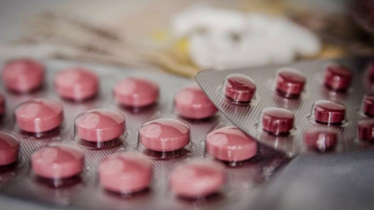 Νεότερα δεδομένα εγείρουν προβληματισμό για το χάπι έναντι της COVID-19 μολνουπιραβίρη