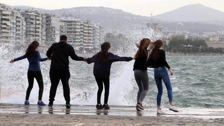 Προσοχή! Έντονα καιρικά φαινόμενα: Βροχές, καταιγίδες, χαλαζοπτώσεις και θυελλώδεις άνεμοι για το Σάββατο 4/12 (ΒΙΝΤΕΟ)