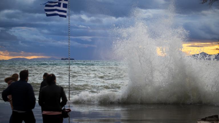 Μήνυμα του 112 για επικίνδυνα καιρικά φαινόμενα - Θυελλώδεις άνεμοι και υψηλός κυματισμός