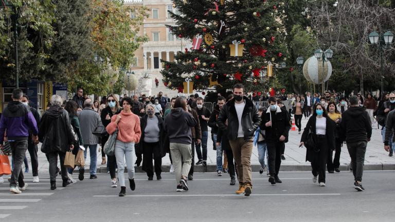 ΠΟΥ: Η παραλλαγή Όμικρον πιο μεταδοτική από τη Δέλτα-Τα συμπτώματα που προκαλεί