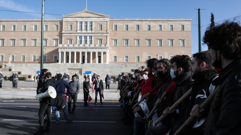 Επέτειος δολοφονίας Γρηγορόπουλου: Τρεις συλλήψεις και έντεκα προσαγωγές στη μαθητική- φοιτητική διαδήλωση στην Αθήνα