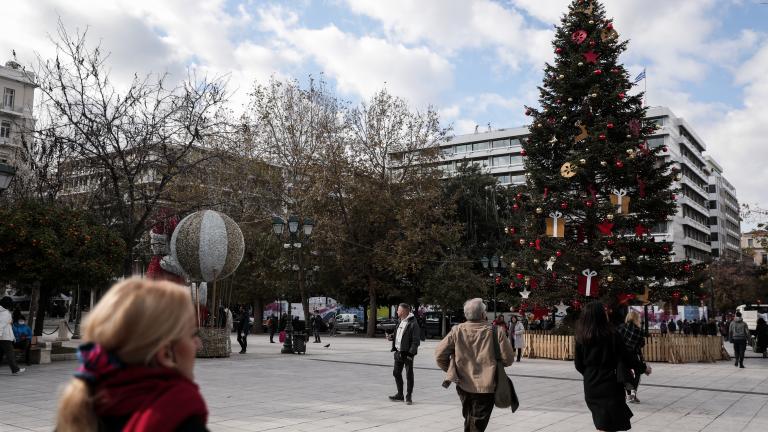 Αναστολή εορταστικών εκδηλώσεων σε δημόσιους χώρους και μάσκες παντού εισηγούνται οι ειδικοί