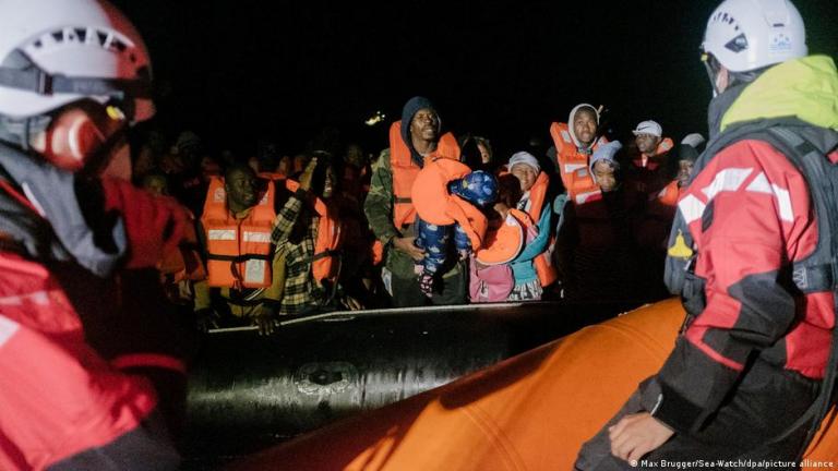 Πρόσφυγες και μετανάστες από την Τουρκία στην Ιταλία