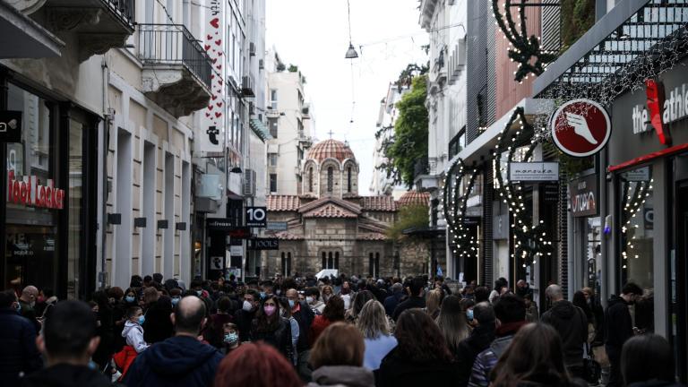 Ξεκίνησε η επέλαση της «Όμικρον» – Τι λένε οι ειδικοί