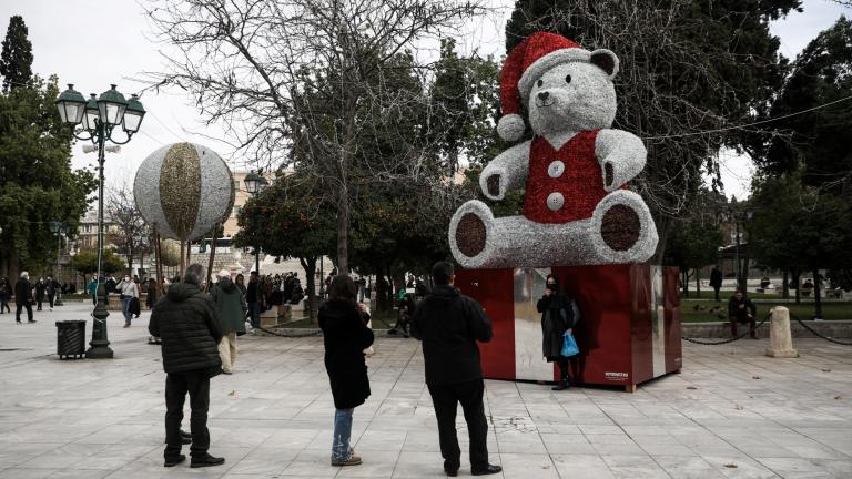 Η έκρηξη κρουσμάτων έφερε νέα μέτρα από 3 Γενάρη - Τι αλλάζει σε εστίαση, εργασία και διασκέδαση