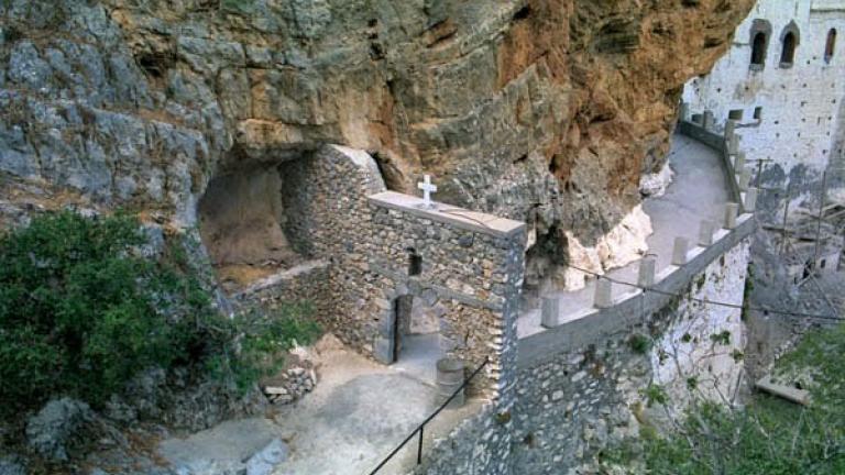 Άγιος Νικόλαος Σίτζας: Το μοναστήρι στην κοιλιά των βράχων