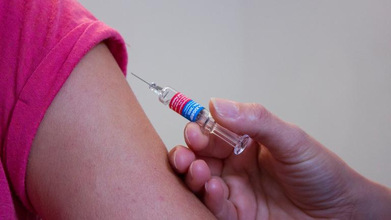 Σε 19 ερωτήσεις - απαντήσεις όλα όσα πρέπει να γνωρίζουμε για τον εμβολιασμό των παιδιών