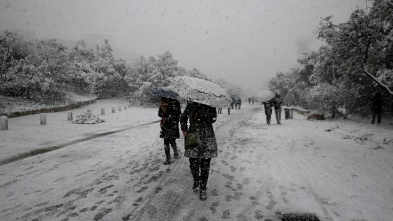 Πυκνές χιονοπτώσεις και αύριο (25/01) κυρίως στα ανατολικά τμήματα (και στην Αττική)