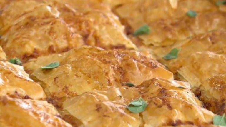 Λαχταριστή και αφράτη κιμαδόπιτα