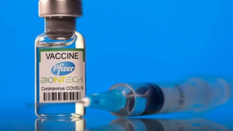 Το εμβόλιο της Pfizer δε σχετίζεται με αύξηση του κινδύνου για έμφραγμα, εγκεφαλικό και πνευμονική εμβολή