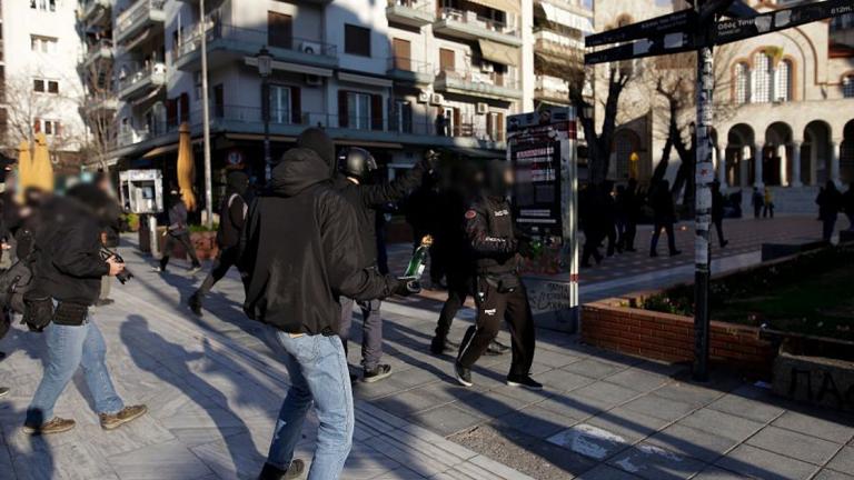 Θεσσαλονίκη: Στον ανακριτή η 26χρονη και στο αυτόφωρο 19 άτομα για τα επεισόδια του περασμένου Σαββάτου 