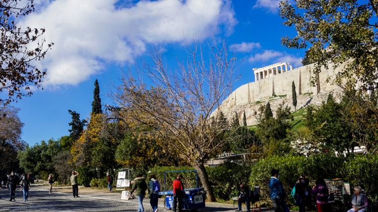 Μεταξύ των ασθενών που νοσηλεύονται διασωληνωμένοι, 565 είναι ανεμβολίαστοι και 121 εμβολιασμένοι-Αναλυτικά η γεωγραφική κατανομή των κρουσμάτων σε όλη τη χώρα 