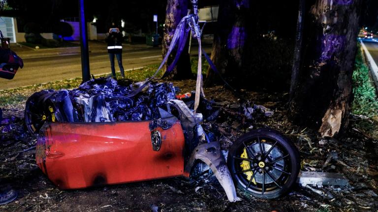 Τροχαίο δυστύχημα στη Βούλα: Τι δείχνουν τα πρώτα στοιχεία - Ανατριχίλα από τα βίντεο ντοκουμέντο με τη φλεγόμενη Ferrari