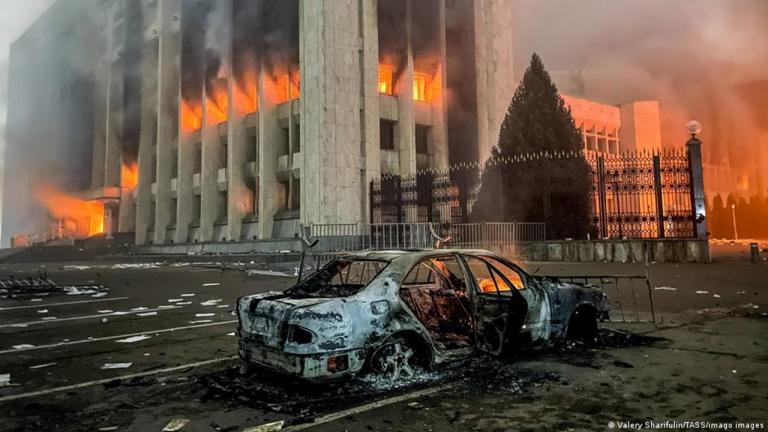 Ταραχές στο Καζακστάν: Ο πρόεδρος δηλώνει ότι η συνταγματική τάξη αποκαθίσταται