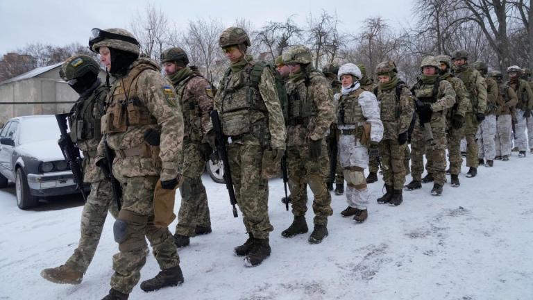 Διπλωματικές προσπάθειες αλλά καμία ένδειξη αποκλιμάκωσης της κρίσης στα σύνορα Ουκρανίας - Ρωσίας