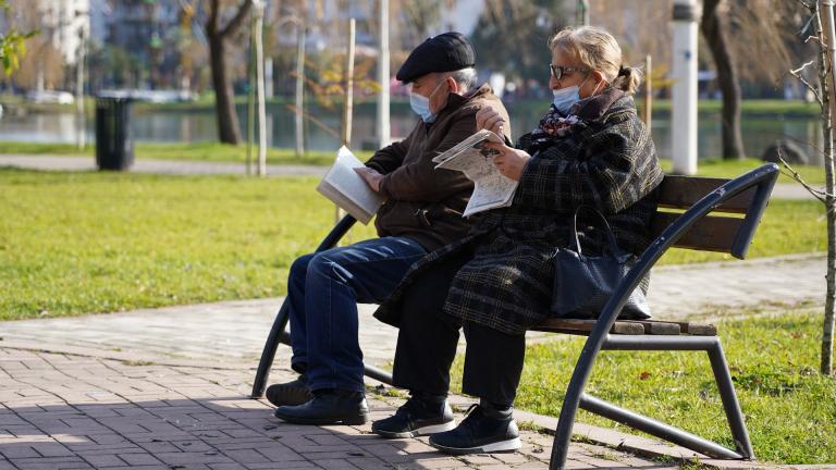 Διασπορά της "Όμικρον" στις μεγαλύτερες ηλικίες - Το 2,5% του πληθυσμού αποτελούν ενεργά κρούσματα