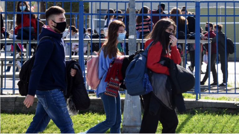 Πώς θα επιστρέψουν τη Δευτέρα στα σχολεία μαθητές και εκπαιδευτικοί
