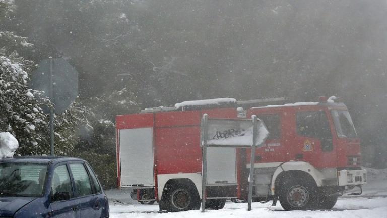 Σφοδρό κύμα κακοκαιρίας σε όλη τη χώρα με βροχές, καταιγίδες και πυκνές χιονοπτώσεις 