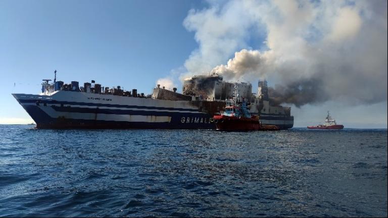 Euroferry Olympia: Θα ρυμουλκηθεί σε ασφαλές σημείο βόρεια της Κέρκυρας