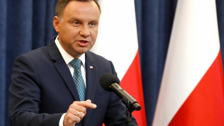 Ο πρόεδρος της Πολωνίας ζητεί αυστηρές κυρώσεις κατά Ρωσίας