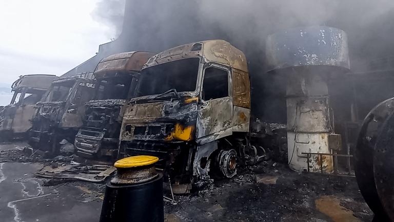 Ο 21χρονος οδηγός φορτηγού μεταφέρθηκε στο Λιμεναρχείο Κέρκυρας προκειμένου να δώσει κατάθεση για το τραγικό συμβάν