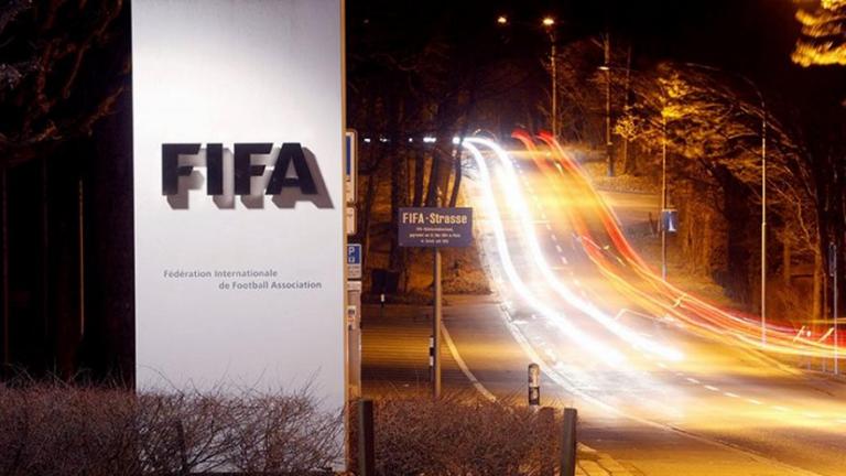 Πόλεμος στην Ουκρανία: FIFA και UEFA αποκλείουν τους Ρώσους