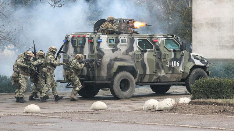 Συνεχίζονται οι διπλωματικές επαφές για το ουκρανικό