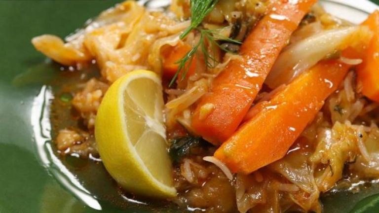 Παραδοσιακό λαχανόρυζο με ντομάτα και λεμόνι