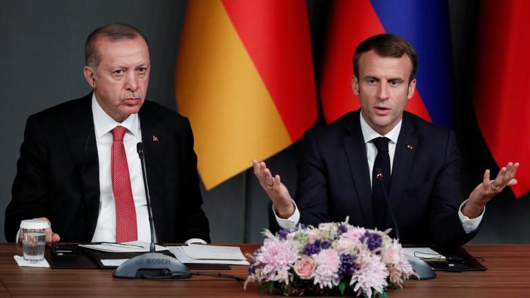 Συνάντηση Μακρόν-Ερντογάν στο περιθώριο της Έκτακτης Συνόδου Κορυφής του ΝΑΤΟ