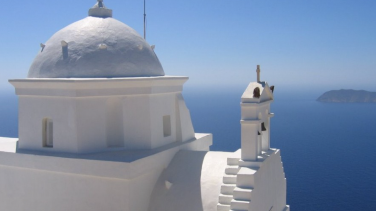 Παναγία η Καλαμιώτισσα στον πιο τρομακτικό βράχο του κόσμου