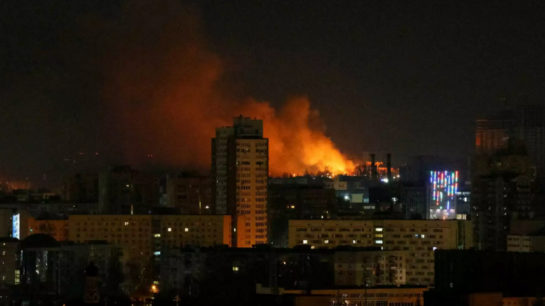 Στα 10 εκατομμύρια ανεβάζει τον αριθμό των ανθρώπων που έχουν εγκαταλείψει τα σπίτια τους στην Ουκρανία 