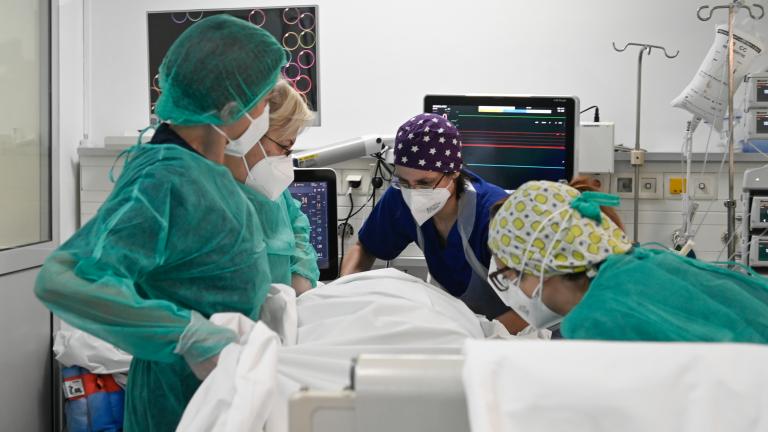 Kορονοϊός 25/3: 16.234 νέα κρούσματα - 35 θάνατοι - 346 διασωληνωμένοι - 417 εισαγωγές νέων ασθενών