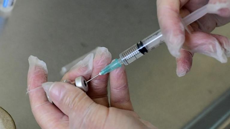 Ανοίγει η πλατφόρμα για το εμβόλιο της Novavax - Το Σάββατο ο 1ος εμβολιασμός