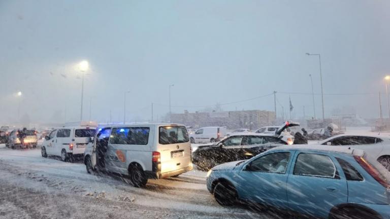 Έκλεισε η Εθνική Οδός για όλα τα οχήματα από τα διόδια των Αφιδνών