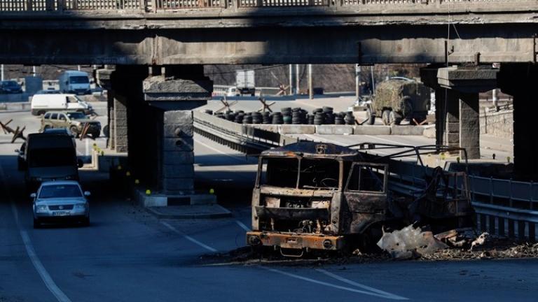 Η Ουκρανία απορρίπτει το ρωσικό τελεσίγραφο για τη Μαριούπολη - Βομβαρδισμοί στο Κίεβο, τουλάχιστον 4 νεκροί