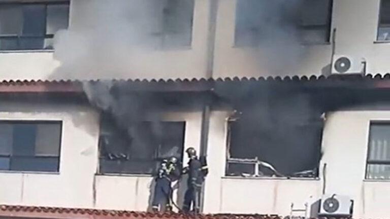 «Είναι σαν να έπεσε βόμβα...» δήλωσε για την πυρκαγιά στο «Παπανικολάου» ο διευθυντής της κλινικής Covid