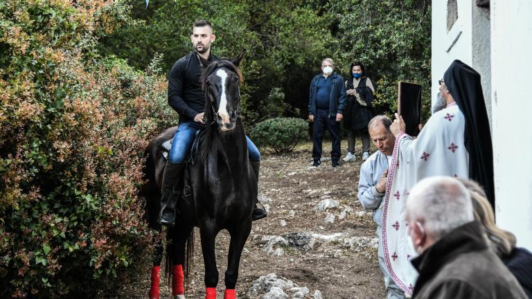 Το έθιμο της μεταφοράς της εικόνας του Αγίου Γεωργίου στο ομώνυμο εκκλησάκι στο Σκαφιδάκι στην Πρέβεζα