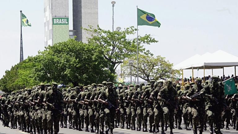 Βραζιλία: Μετά τα Βιάγκρα... εμφυτεύματα σιλικόνης για πέη - Οι δαπάνες του στρατού συνεχίζουν να προκαλούν αγανάκτηση
