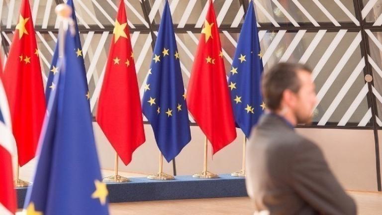 Σύνοδος ΕΕ-Κίνας με τις Βρυξέλλες να επιδιώκουν να αποτρέψουν το Πεκίνο να βοηθήσει τη Ρωσία